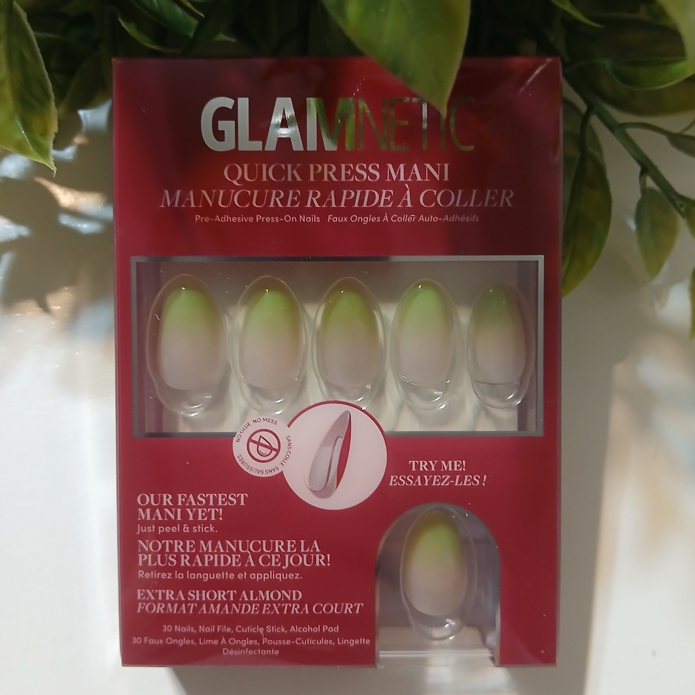 Glamnetic Quick Press Manicure - Lime Ombre Almond Nails
